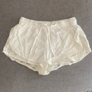 White LA Hearts shorts with lace underlay